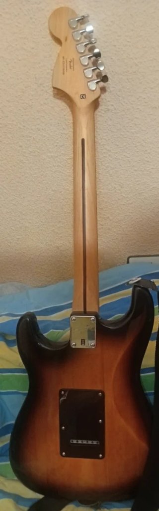 Squier Affinity Stratocaster (pack con extras)
