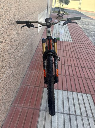 Bicicleta Enduro Mondraker Foxy Carbon RR 2024