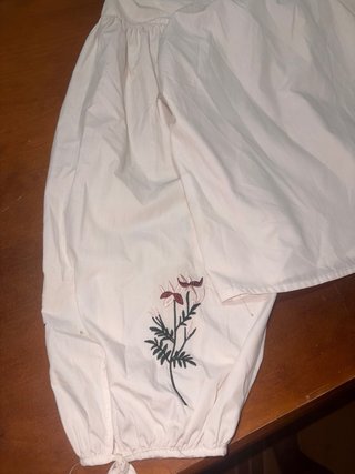 Camisa blanca mujer bordada