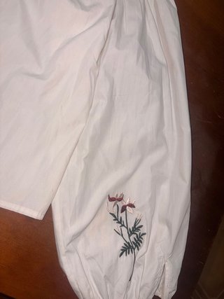Camisa blanca mujer bordada