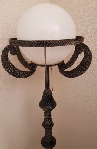 Lámpara de pie vintage forja globo