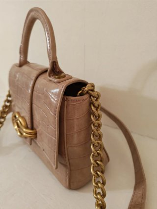 Borsetta Zara Beige con Dettagli Oro