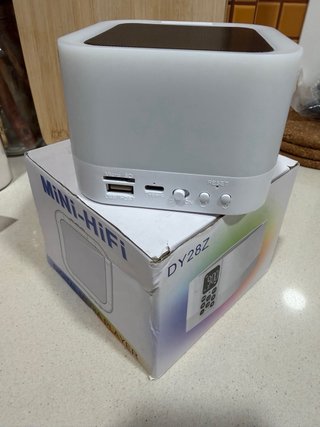 Altavoz Bluetooth Despertador Luz LED