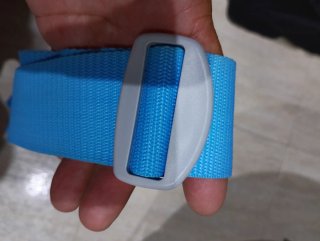 Correa de equipaje azul con cierre