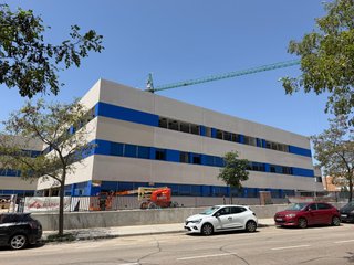 OFREZCO TRABAJO ALBAÑIL 1a y AYUDANTES.