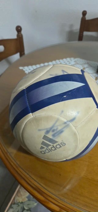Balón Original Firmado por Los Galácticos
