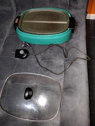 Plancha Eléctrica Verde con Tapa