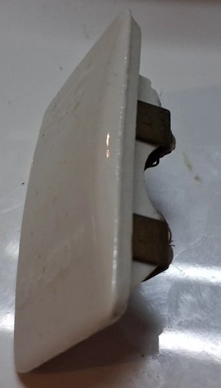 Antiguo fusible de porcelana