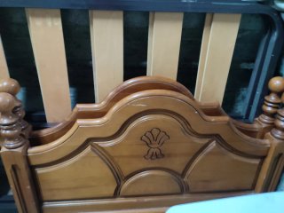 Cabeceros de cama de madera con somieres