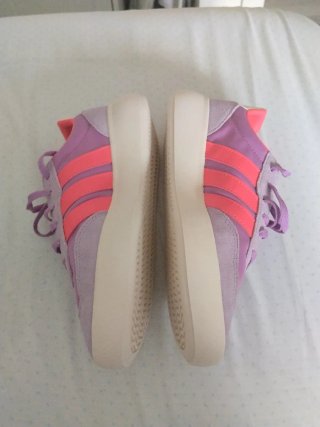 Zapatillas Adidas rosas y moradas