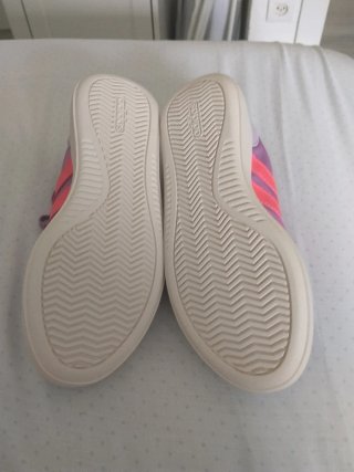Zapatillas Adidas rosas y moradas
