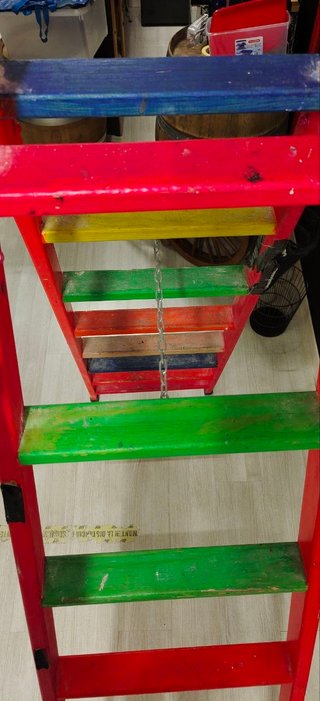 Escalera madera colores UV