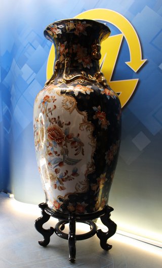 Gran jarrón porcelana Satsuma, China, pintado a mano.