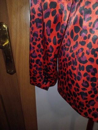 Chaqueta animal print rojo