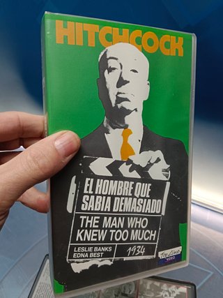 7 cintas VHS, del maestro del suspense Alfred Hitchcock