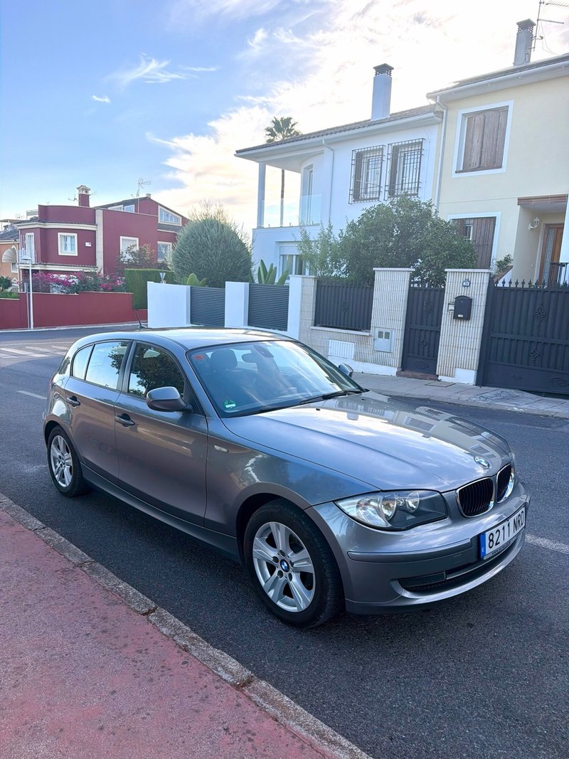 BMW 116i - foto 1