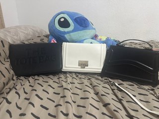 Bolsos negros y blancos