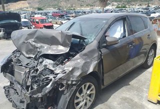 Toyota 8126002570aj luz interior auris 354959