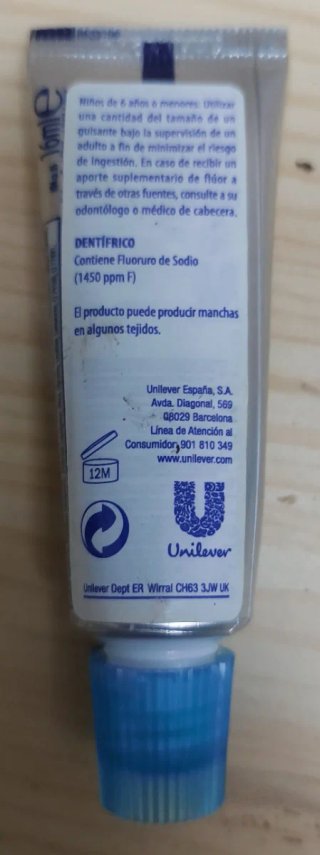 Mini tubo pasta dental blanqueante SIGNAL