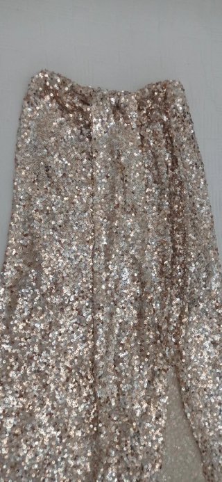 Conjunto champán satinado y lentejuelas