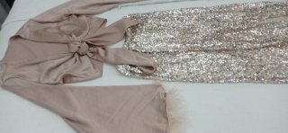 Conjunto champán satinado y lentejuelas