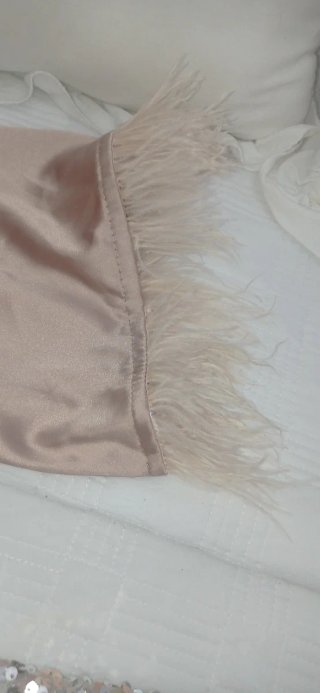 Conjunto champán satinado y lentejuelas