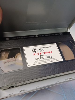 vhs, VIDEO , BEATLES , PAUL MCCARTNEY ,  GET BACK + PUT IT THERE- 1990-1991