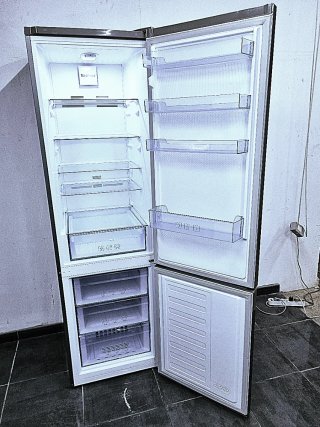 nevera beko gris A+++ no-frost 2 metros muy buena