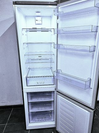nevera beko gris A+++ no-frost 2 metros muy buena