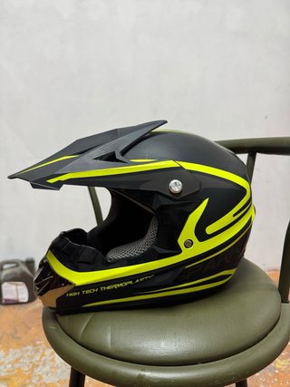 Casco Motocross Negro y Amarillo