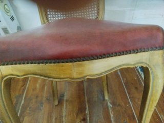Silla Isabelina Roja y Madera