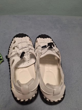 Sandalias blancas hombre