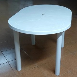 Tavolo ovale smontabile con ombrellone