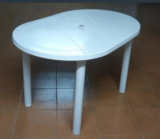 Tavolo ovale smontabile con ombrellone