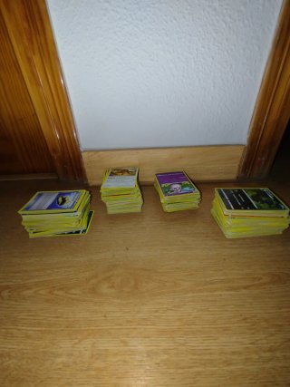 Más de 450 cartas Pokémon