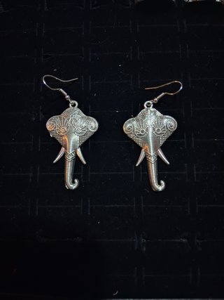 Pendientes Étnicos de Elefante Plateados