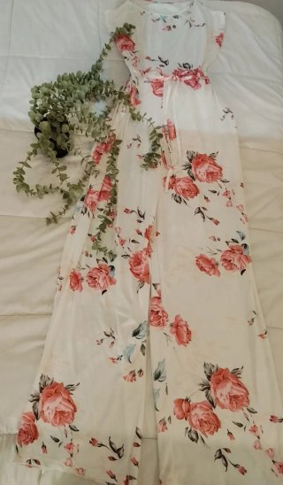 Enterizo floral rosa y blanco