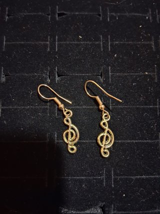 Pendientes Clave de Sol Dorados
