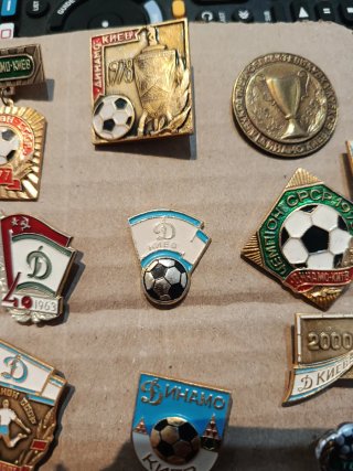 Pins fútbol Ucrania Dinamo Kiev años 80