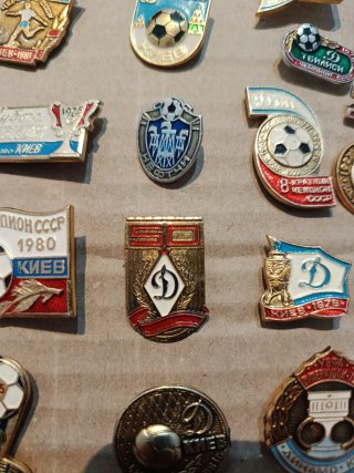 Pins de fútbol: Dynamo Kiev 1975-1981