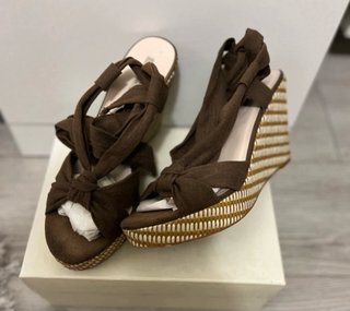 Sandalias de Cuñas Bimba y Lola Marrones