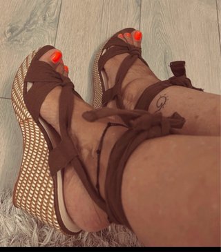 Sandalias de Cuñas Bimba y Lola Marrones