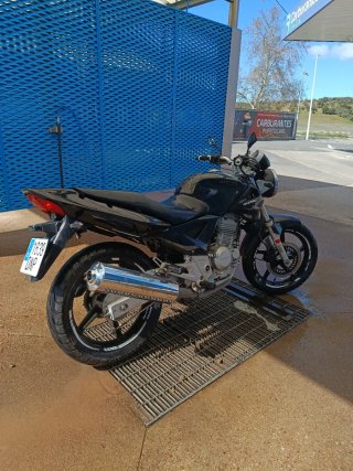Honda CBF 250 Naked Negra