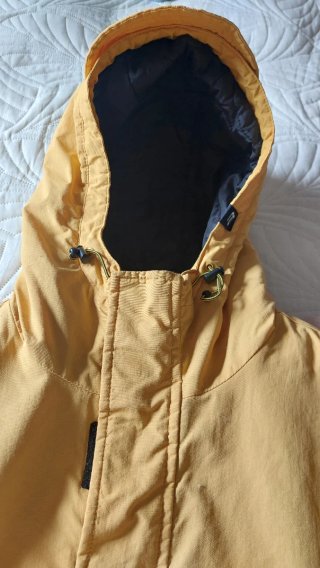 Chaqueta Pull&Bear Anorak Amarilla