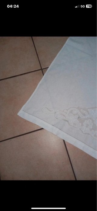 Asciugamano vintage misto lino ricamato