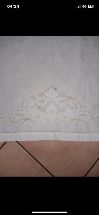 Asciugamano vintage misto lino ricamato
