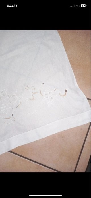 Asciugamano vintage misto lino ricamato a mano