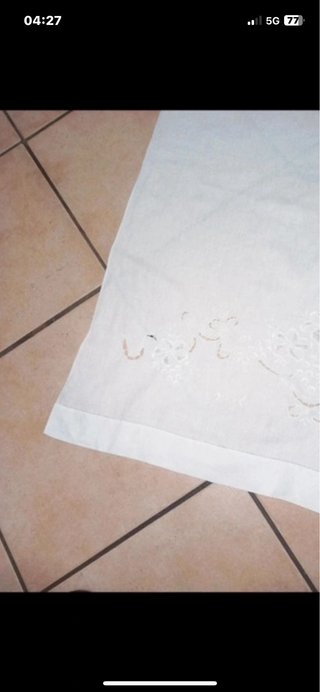 Asciugamano vintage misto lino ricamato a mano