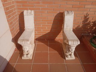 Banco de piedra tallada