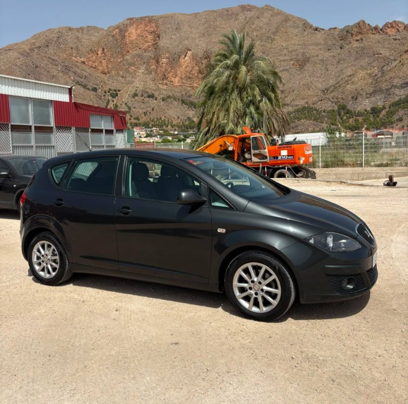 SOLO 99.000 KMS!!! SEAT ALTEA 1.9 TDI 105CV STYLE - foto 1